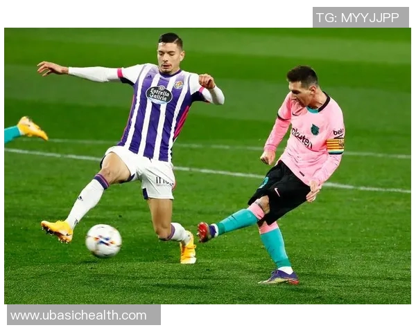 梅西神奇帽子戏法！巴萨大胜莱万特登顶西甲积分榜