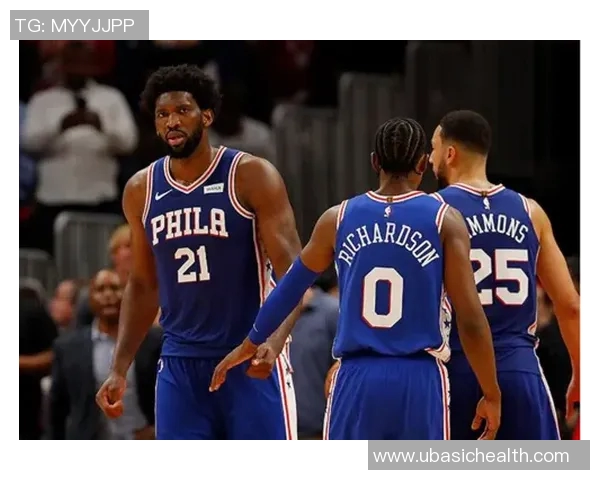 雷霆队与费城76人队激战正酣谁能在这场对决中笑到最后